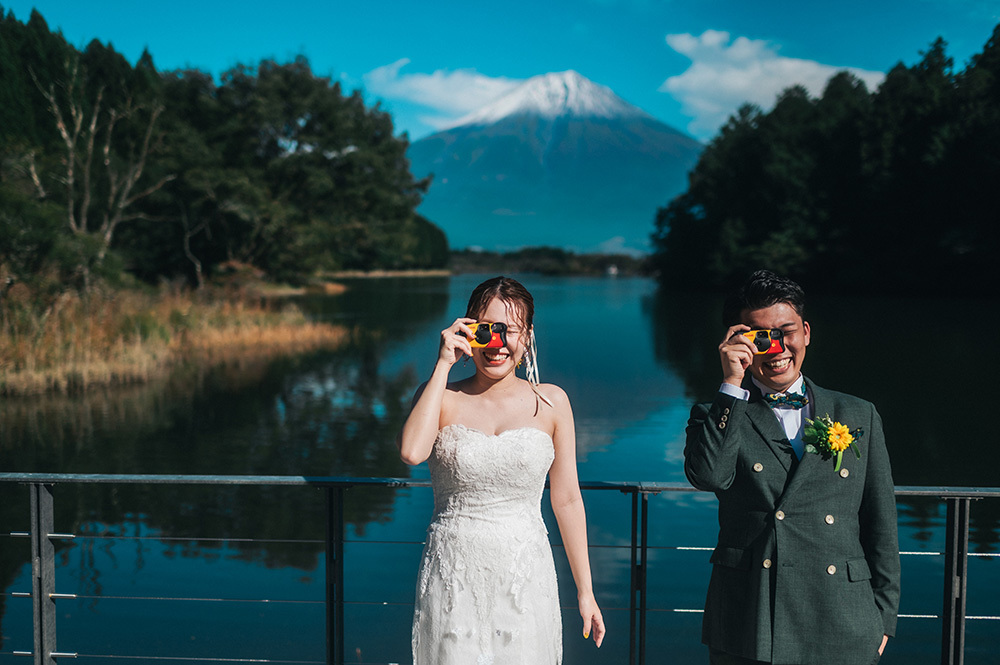 静岡フォトウエディングのフィーノスタイルで撮影したの田貫湖の新郎新婦