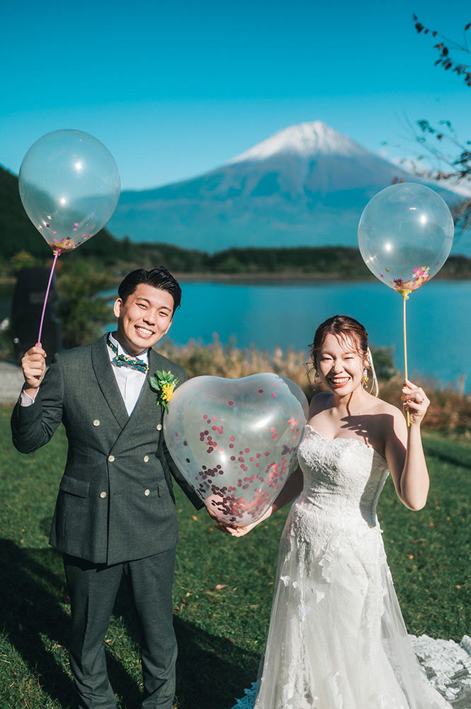 静岡フォトウエディングのフィーノスタイルで撮影したの田貫湖の新郎新婦
