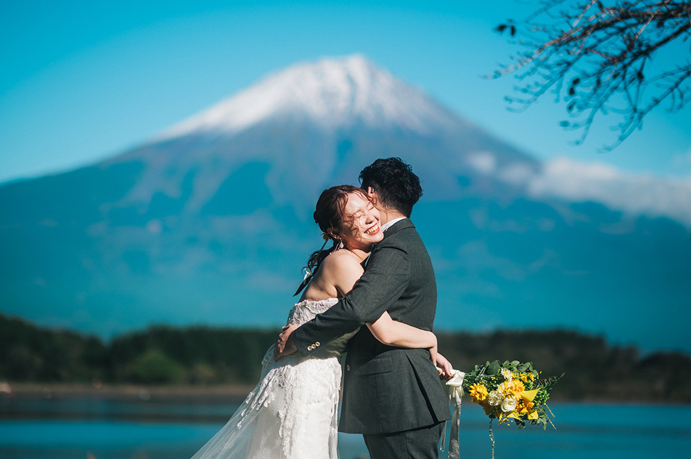 静岡フォトウエディングのフィーノスタイルで撮影したの田貫湖の新郎新婦